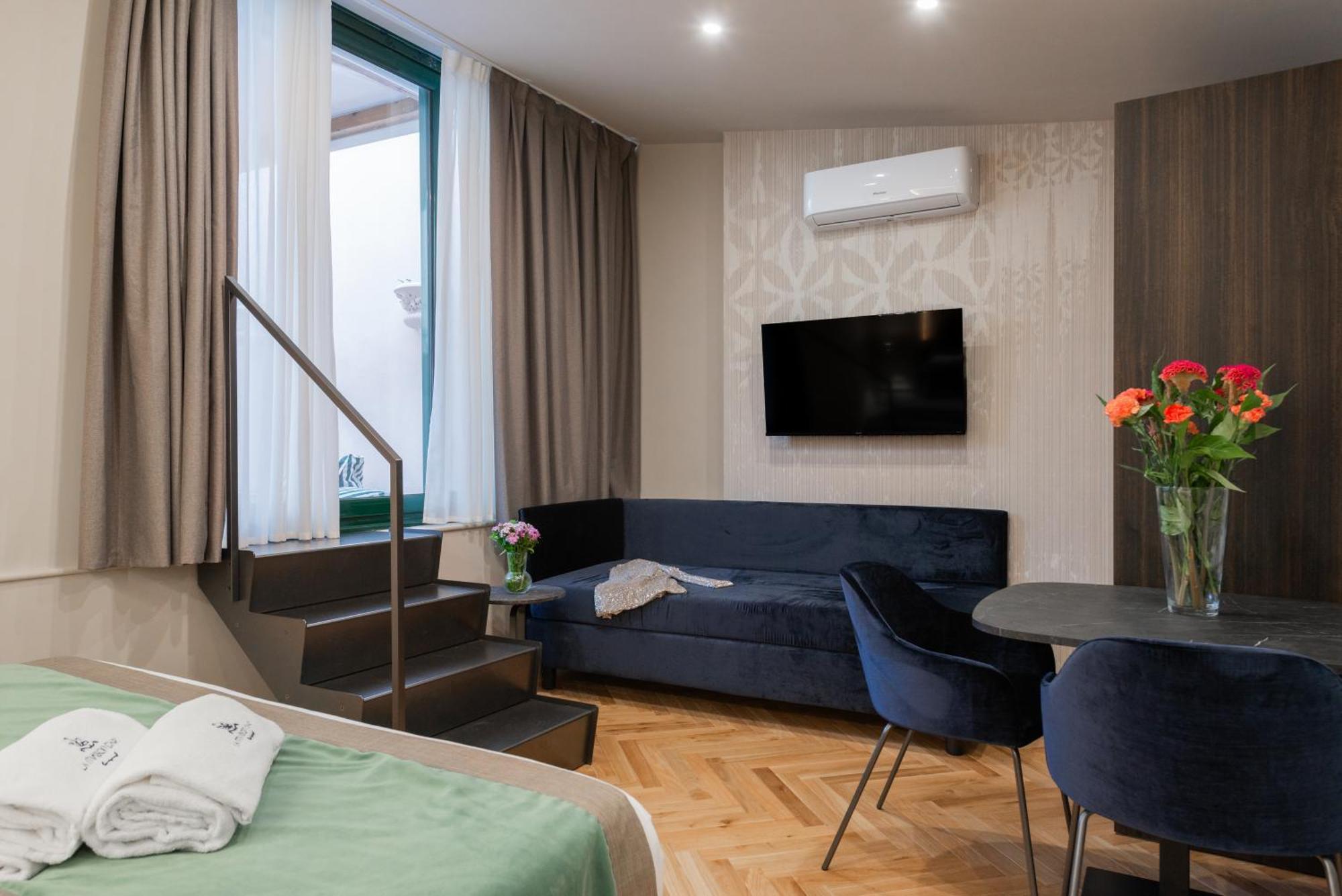 H77 - Maison D'art Collection Aparthotel